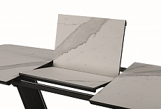 Обеденные столы с керамическим покрытием.